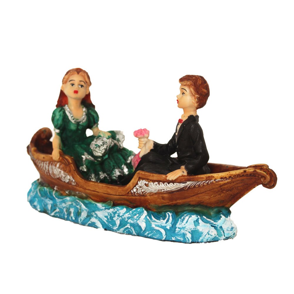 Valentine Boat Couple Statue 5 Inch ( 13 cm )